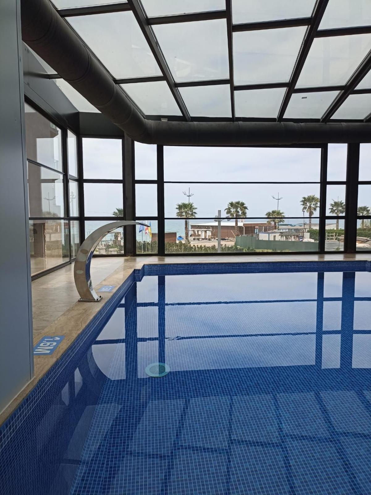 Hotel Navi Batumi Exteriör bild