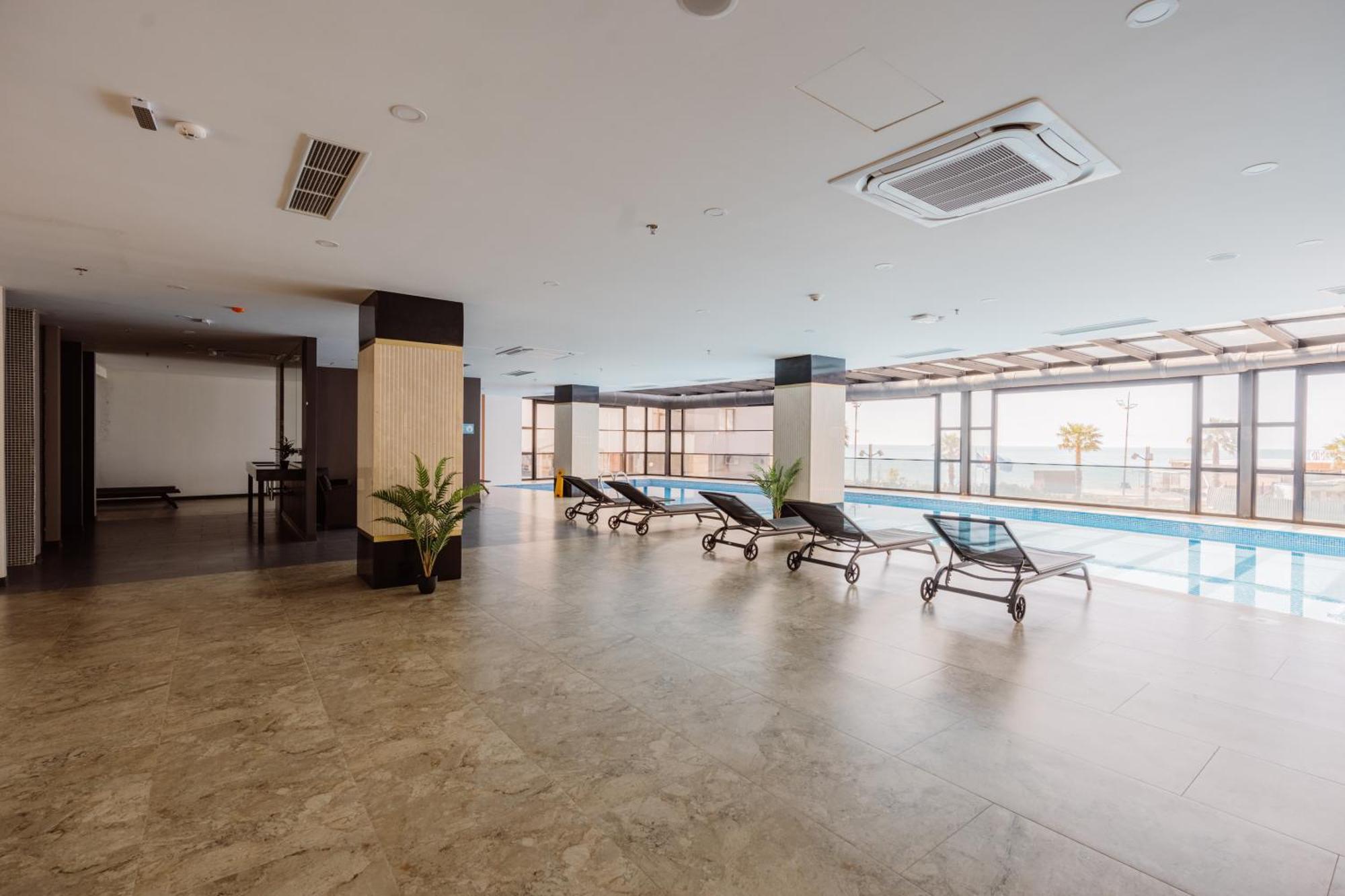 Hotel Navi Batumi Exteriör bild