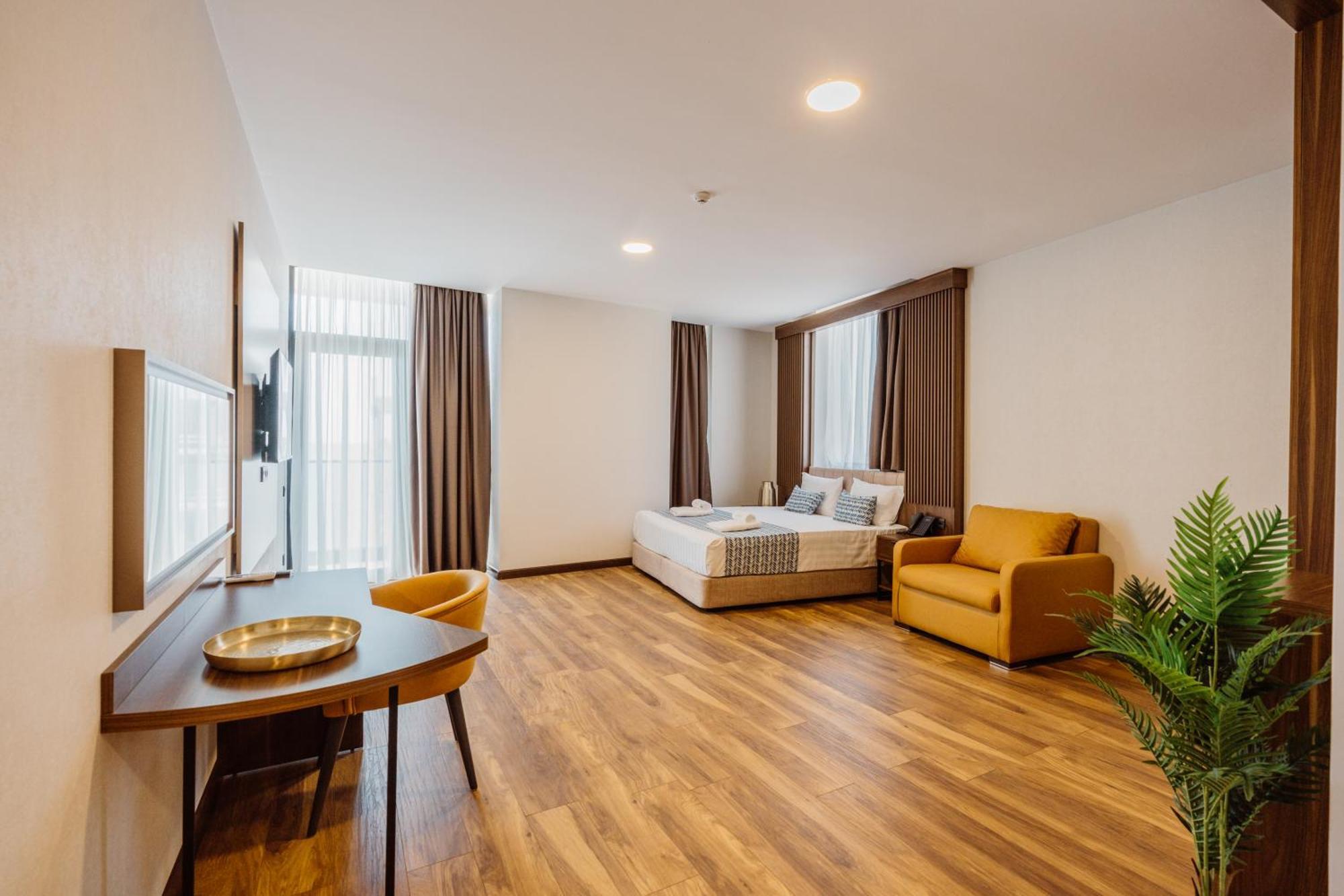 Hotel Navi Batumi Exteriör bild