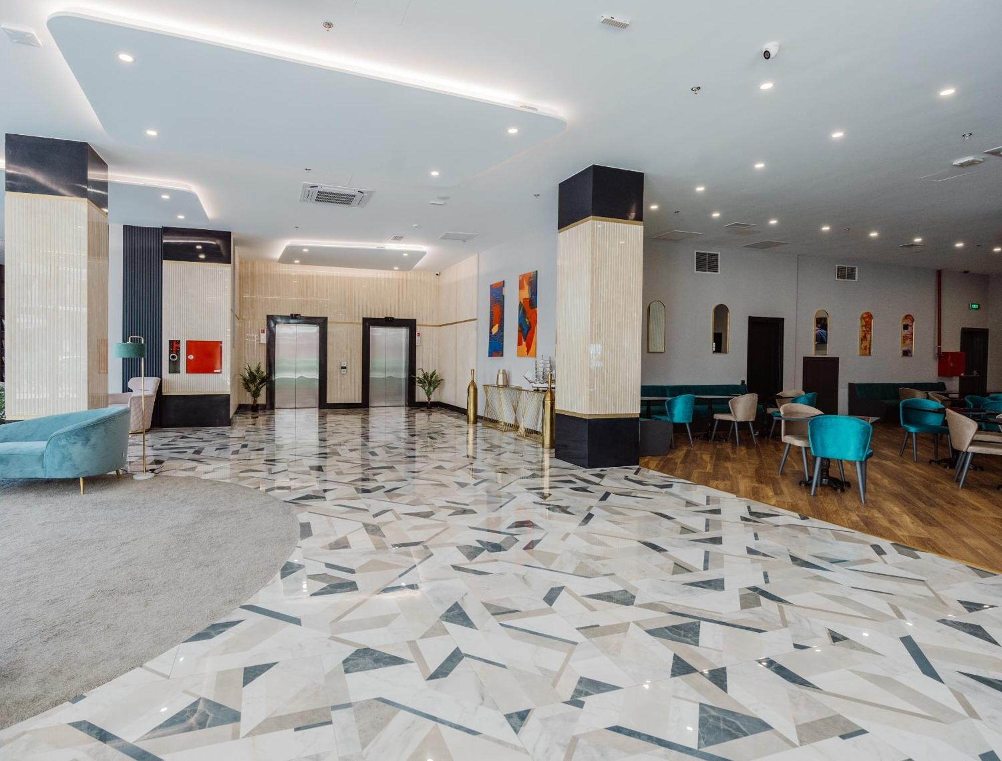 Hotel Navi Batumi Exteriör bild