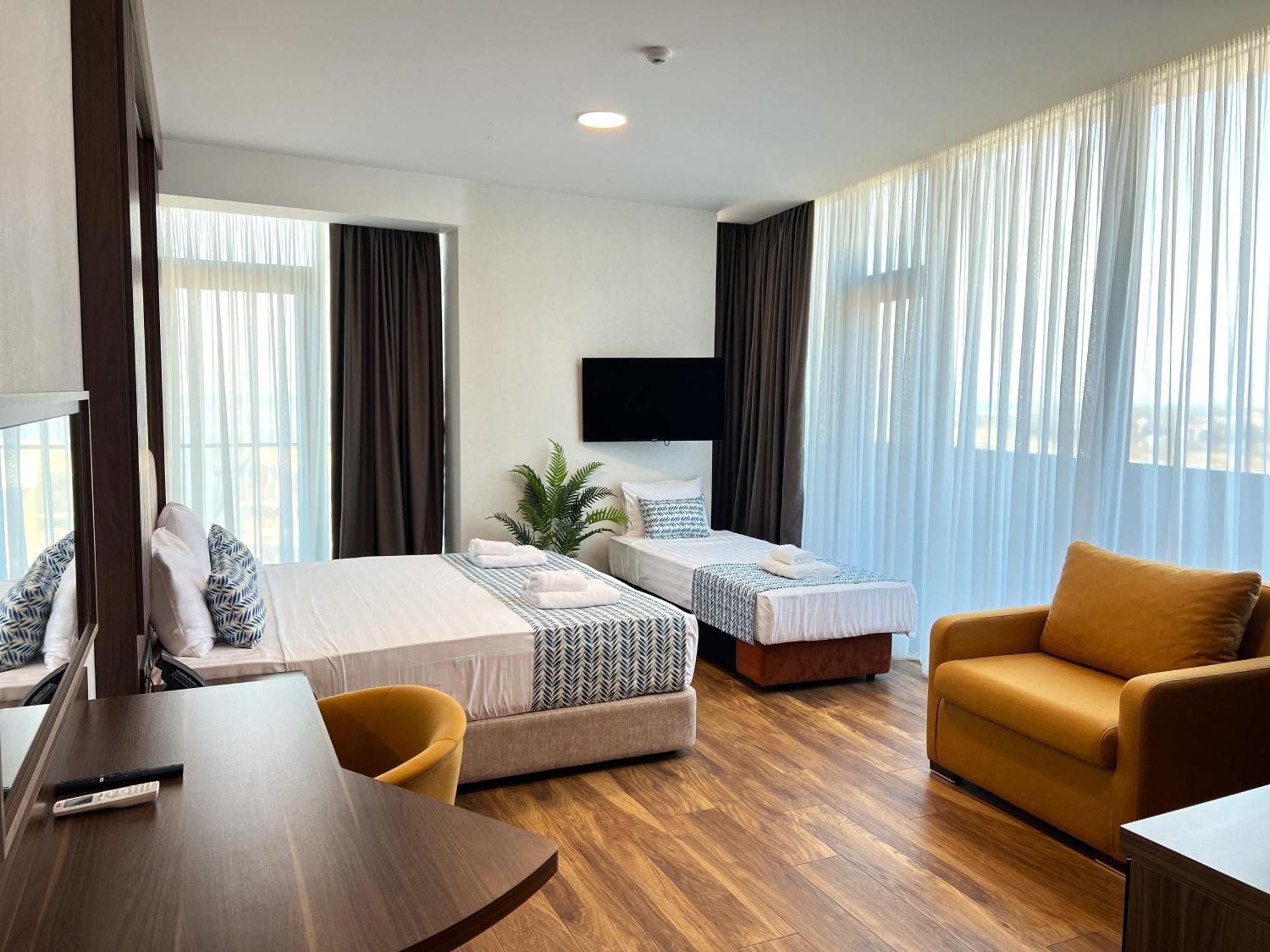 Hotel Navi Batumi Exteriör bild